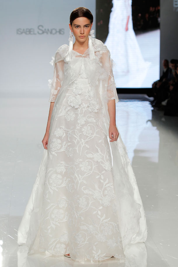 ilovebrides.pt Isabel Sanchis 2018 Barcelona Bridal Fashion Week 2017